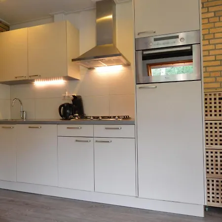 Tatil Evi Tranquil In Limburg Amid A Forest *
