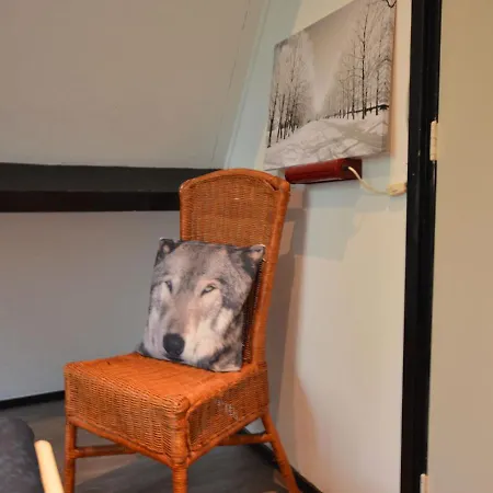 Tatil Evi Tranquil In Limburg Amid A Forest *